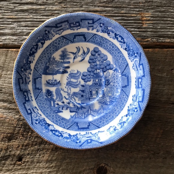 Tiffany & Co. Copeland Spode Blue Willow Gold Trim Saucer Set of 2 - Picture 2 of 8